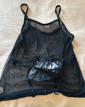 Canottiera nera retata