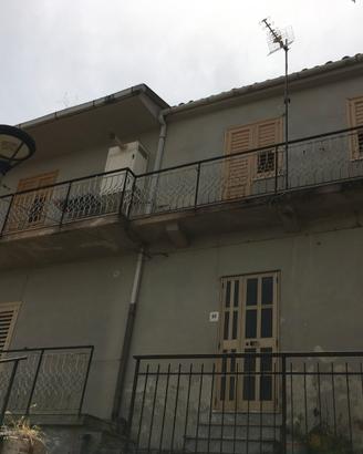 Casa indipendente 3 piani con vista - Jacurso (CZ)