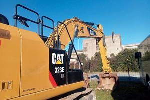 ESCAVATORE CAT323E