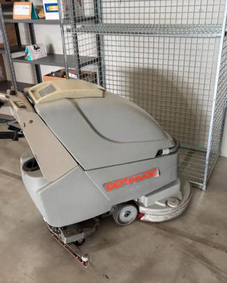 MACCHINA LAVAPAVIMENTI INDUSTRIALE