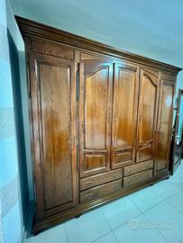 Armadio classico in legno