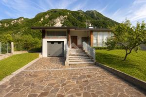VILLA SINGOLA A VENZONE