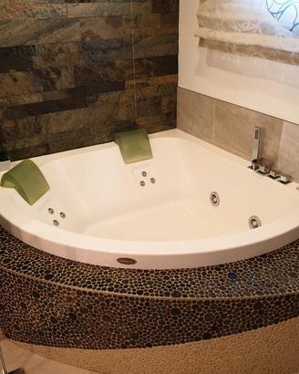 Vasca idromassaggio Jacuzzi Aquasoul Corner 155