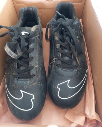 SCARPE DA CALCETTO NUOVE