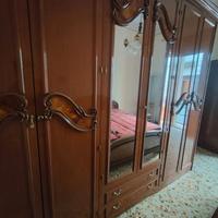 Camera da letto in legno massello stile antico