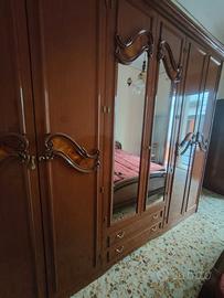 Camera da letto in legno massello stile antico