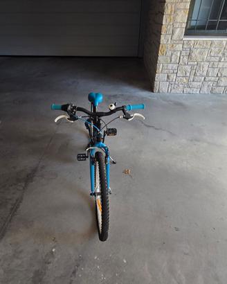 Bicicletta blu per bambini