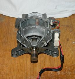 Motore lavatrice Hotpoint Ariston Indesit 20585.10