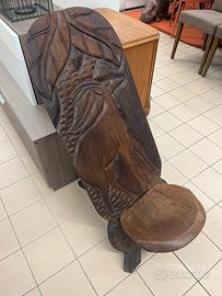 Seggiola intagliata a mano