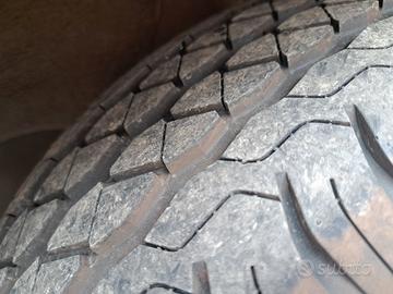 205/70/15c  106/104r