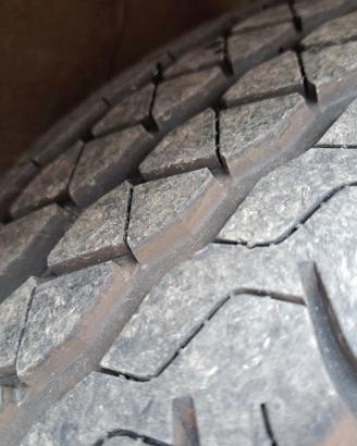 205/70/15c  106/104r