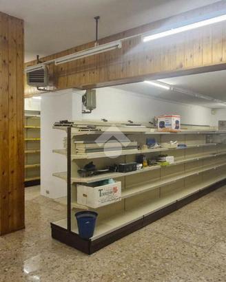 NEGOZIO A SUSEGANA