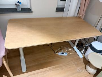 Scrivania IKEA BEKANT