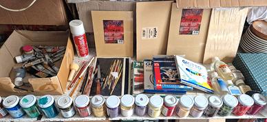 Lotto completo materiali per pittura e disegno