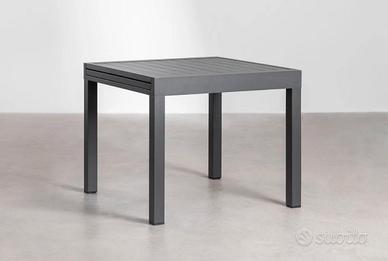 Tavolo con set sedie