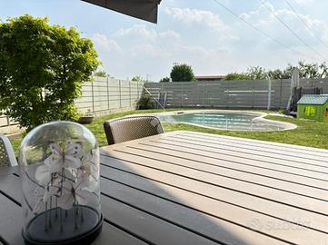 VILLA A SCHIERA D'ANGOLO A SAN FRANCESCO AL CAMPO