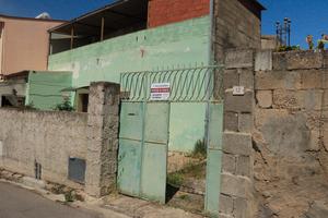 BARRALI: Ampia indipendente da ristrutturare
