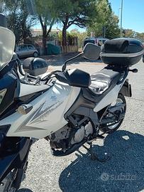 Suzuki V-Strom 650 – 2009 – 54.000 km – 1300 €