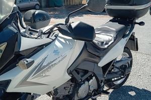 Suzuki V-Strom 650 – 2009 – 54.000 km – 1300 €