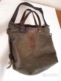 Borsa di pelle con manici spalla e tracolla