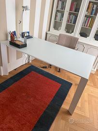 Tavolo design modello Apollo marca Midj