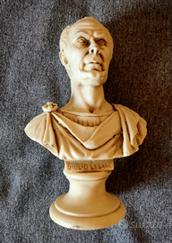 Giulio Cesare busto