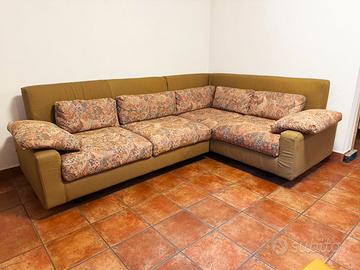 divano ad angolo 260x185cm