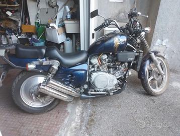 Moto honda Vf 750 custom