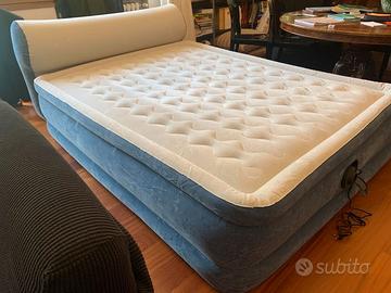 Materasso matrimoniale gonfiabile Intex con pompa