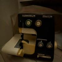 Necchi macchina cucire taglia cuci Type 204