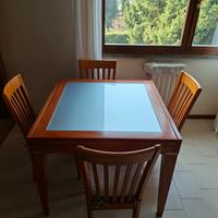Tavolo allungabile + 4 sedie