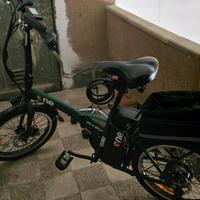 Bicicletta elettrica a pedala assistita 
