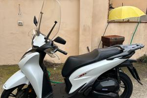 Motorino honda sh 125 sport bianco perla 2024