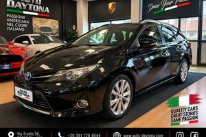 TOYOTA Auris Touring Sports 2.0 D-4D LOUNGE