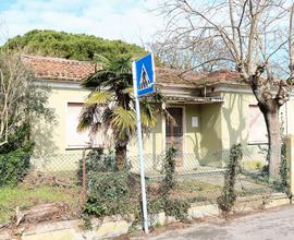 Villa singola su ampio lotto a Pinarella