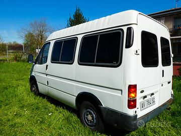 Ford Transit camperizzato