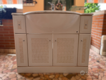 Mobile da bagno completo di specchiera