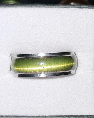 Anello in acciaio inox con inserto verde