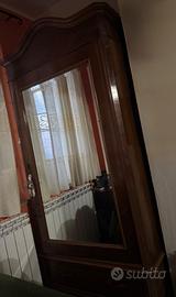 Armadio con anta con lo specchio