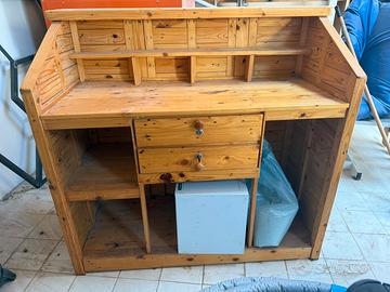 Mobile realizzato con  bancali