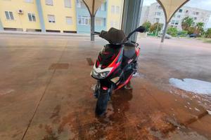 per pezzi di ricambio Aprilia SR 50 