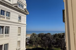 LUMINOSO APPARTAMENTO VISTA MARE CON POSTO AUTO