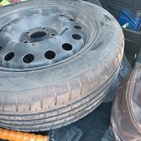 cerchione 5 bulloni montato su Kia ceed con gomma 