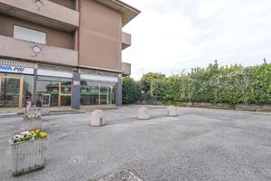 LOCALE COMMERCIALE CON BOX SINGOLO A MEDOLAGO