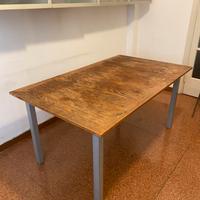 Tavolo in legno