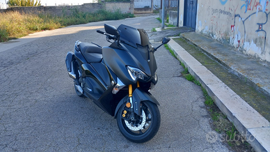 Tmax 530 SX Sport Edition 2019/DA VETRINA