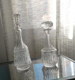 Bottiglia di vetro lavorato eleganti