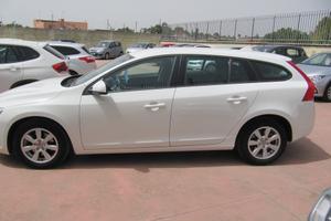 Volvo V60 D4 R-design Kinetic - AUTOMATICO