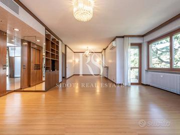 Attico / Mansarda di 229 m² con 5 locali e box aut