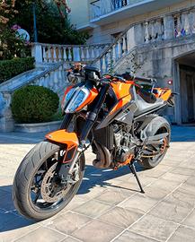 KTM DUKE 890